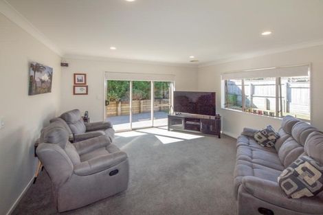 Photo of property in 89 Amesbury Drive, Churton Park, Wellington, 6037