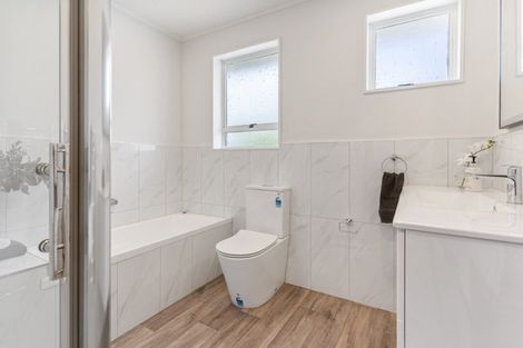 Photo of property in 1/38 Ballater Place, Highland Park, Auckland, 2010