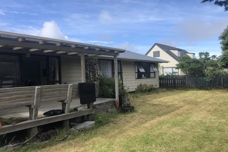 Photo of property in 128 Tutere Street, Waikanae Beach, Waikanae, 5036