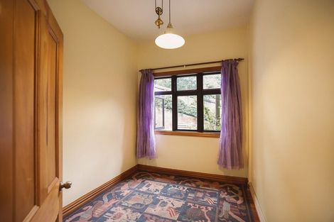 Photo of property in 13 Hawkhurst Road, Lyttelton, 8082