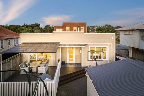 Photo of property in 13 Main Road, Titahi Bay, Porirua, 5022