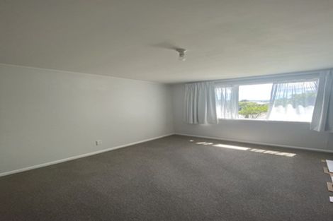 Photo of property in 15f1 Bloomsbury Grove, Newlands, Wellington, 6037