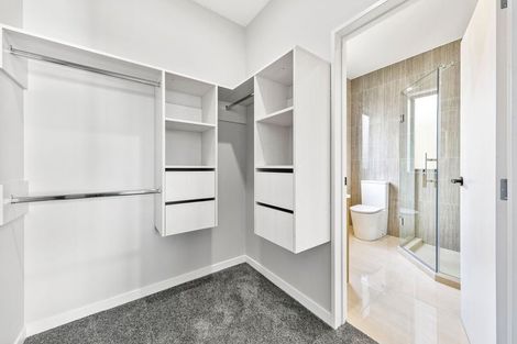 Photo of property in 63 Mcindoe Road, Kumeu, 0810