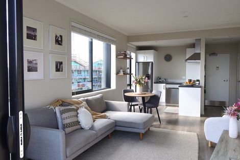 Photo of property in 3/22 Kerewhenua Crescent, 0616