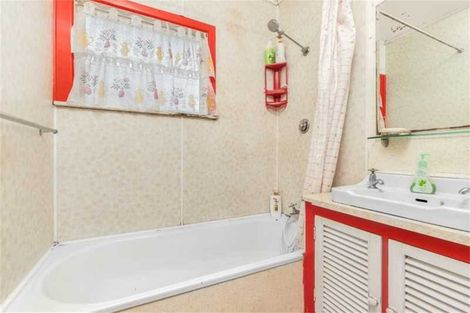 Photo of property in 24 President Avenue, Papakura, 2110