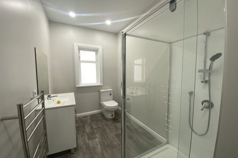 Photo of property in 230 Oriental Parade, Oriental Bay, Wellington, 6011