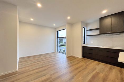 Photo of property in 3b Wilbur Place, Pakuranga Heights, Auckland, 2010