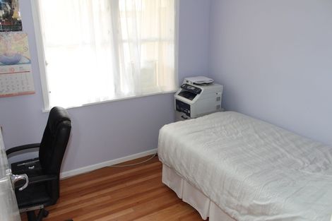 Photo of property in 6 Warren Street, Paparangi, Wellington, 6037