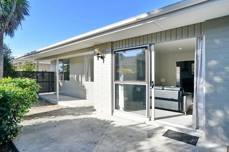 Photo of property in 2/21 Wyatt Place, Russley, Christchurch, 8042