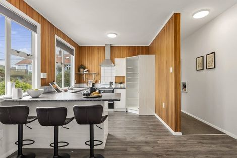 Photo of property in 6 Carlisle Street, Island Bay, Wellington, 6023