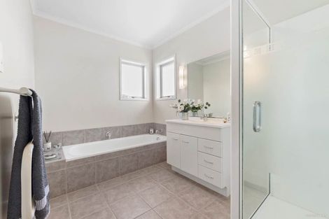 Photo of property in 63a Godley Road, Green Bay, Auckland, 0604