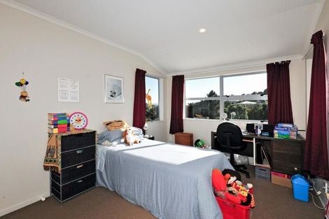 Photo of property in 47b Lyndfield Lane, Newlands, Wellington, 6037