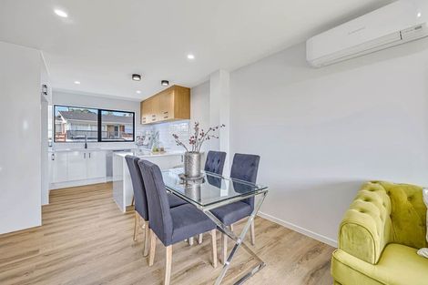 Photo of property in 27 Carole Crescent, Pakuranga, Auckland, 2010