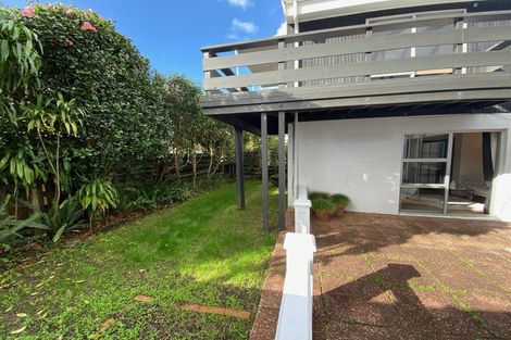Photo of property in 2/10 Pierce Road, Milford, Auckland, 0620