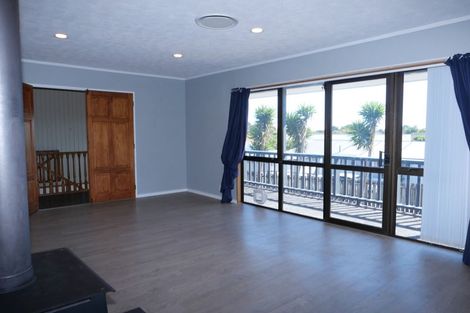 Photo of property in 8 Olive Terrace, Paraparaumu Beach, Paraparaumu, 5032