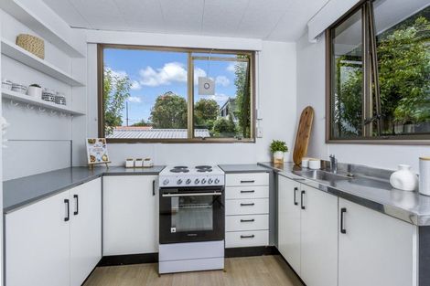 Photo of property in 1/144 Sunset Road, Unsworth Heights, Auckland, 0632