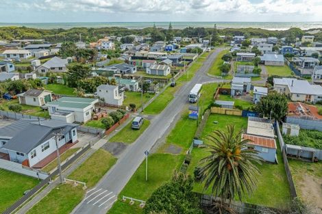 Photo of property in 25 Himatangi Street, Himatangi Beach, Foxton, 4891