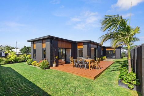 Photo of property in 22 Awatira Drive, Papamoa Beach, Papamoa, 3118