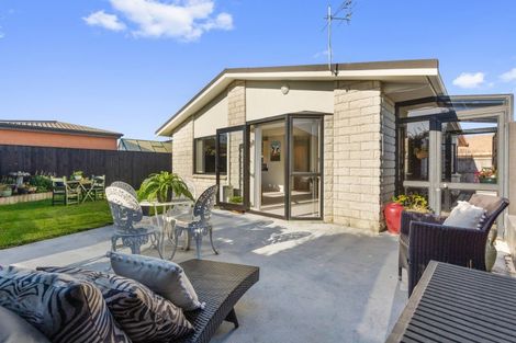 Photo of property in 1 Mangorei Road, Merrilands, New Plymouth, 4312