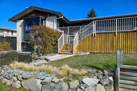 Photo of property in 5 Murray Place, Lake Tekapo, 7999