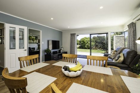 Photo of property in 34 Samwell Drive, Whitby, Porirua, 5024