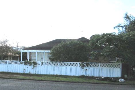 Photo of property in 36 Hattaway Avenue, Bucklands Beach, Auckland, 2012