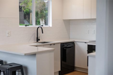 Photo of property in 24 Halloran Place, Massey, Auckland, 0614