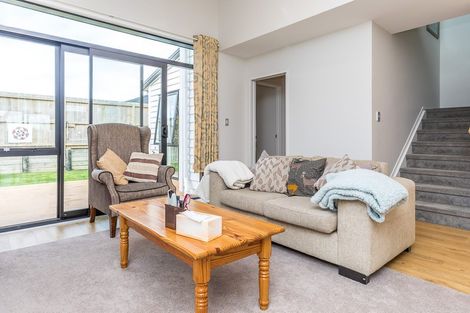 Photo of property in 11 Hoiho Road, Pukekohe, 2120