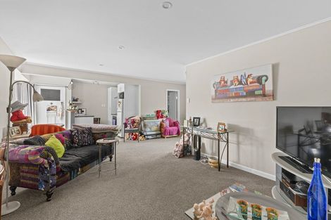 Photo of property in 74 Wanganui Road, Marton, 4788
