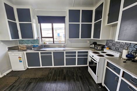 Photo of property in 4 Main Road, Clinton, 9534