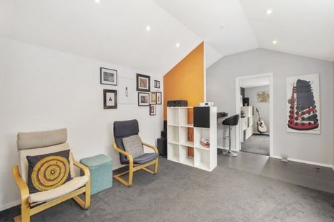 Photo of property in 2 Gamblins Road, Saint Martins, Christchurch, 8022