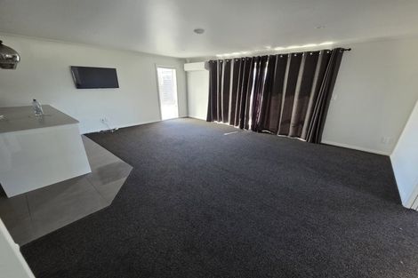 Photo of property in 16 Highgate Drive, Rangiora, 7400