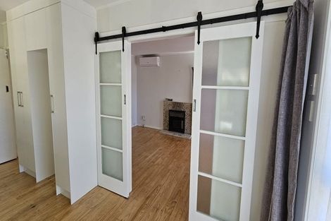 Photo of property in 5 Mcphail Street, Birkdale, Auckland, 0626