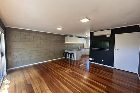 Photo of property in 2/25a Tramway Road, Beach Haven, Auckland, 0626