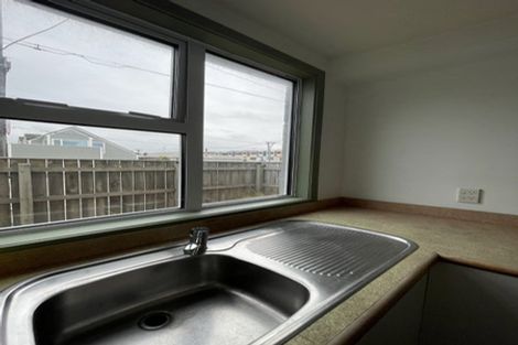 Photo of property in 102u1 Lyall Parade, Lyall Bay, Wellington, 6022