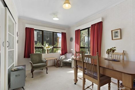 Photo of property in 33 Burrows Avenue, Karori, Wellington, 6012