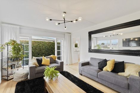 Photo of property in 9 Trafalgar Street, Westown, New Plymouth, 4310