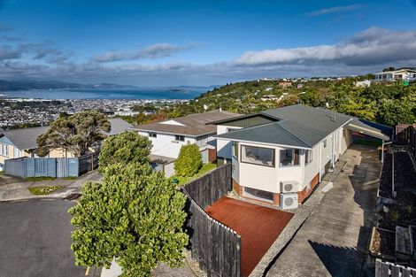 Photo of property in 18 Eastview Grove, Normandale, Lower Hutt, 5010