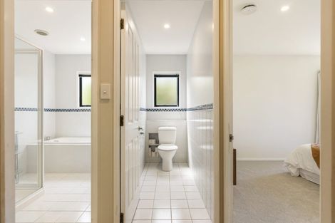 Photo of property in 17 Piriti Drive, Te Atatu Peninsula, Auckland, 0610