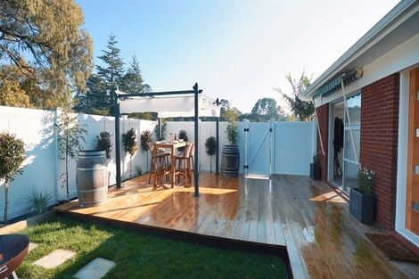 Photo of property in 2/9 Paruru Avenue, Northcote, Auckland, 0627