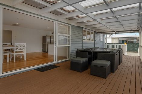 Photo of property in 13 Bowen Street, Levin, 5510