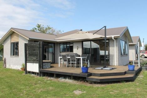 Photo of property in 22 Snodgrass Road, Westport, 7892