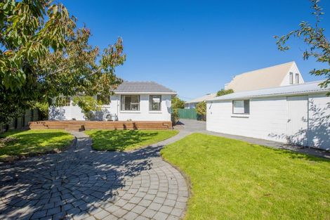 Photo of property in 18 Delph Street, Avonhead, Christchurch, 8042
