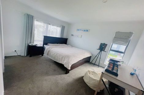 Photo of property in 2 Manutewhau Road, Massey, Auckland, 0614