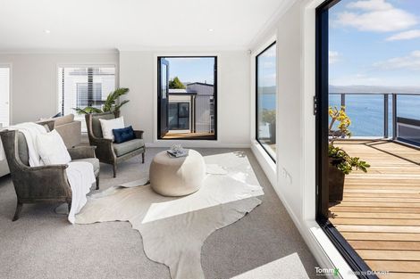 Photo of property in 25u2 Thane Road, Roseneath, Wellington, 6011