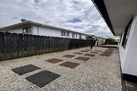 Photo of property in 1/39 Caribbean Drive, Unsworth Heights, Auckland, 0632