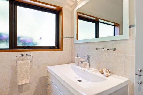 Photo of property in 5 Shalamar Drive, Cashmere, Christchurch, 8022