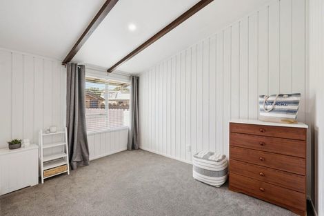 Photo of property in 6 Vela Place, Clarks Beach, 2122