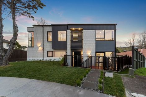 Photo of property in 14 Altair Place, Windsor Park, Auckland, 0632