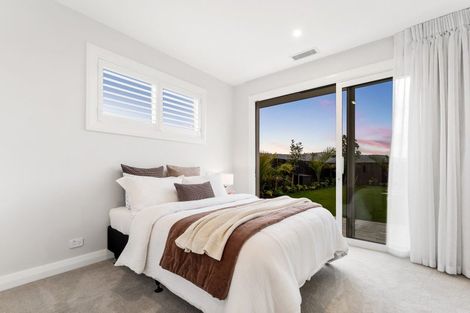 Photo of property in 32 Sandpiper Avenue, Point Wells, 0986